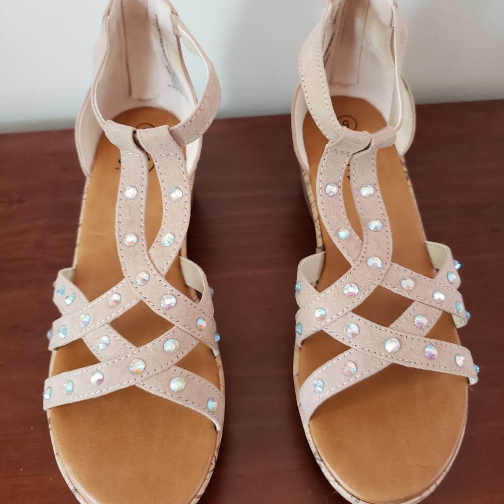 Like New Girls Wedges Size 5 Y